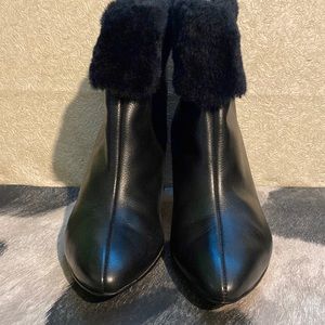 Vintage ankle boots 6.5 B